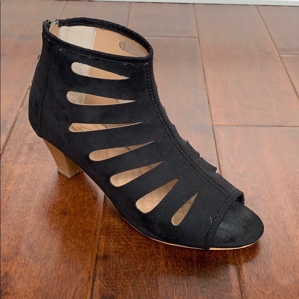 DIANE GILMAN Black Suede Caged Heels